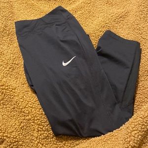 womens nike capri leggings